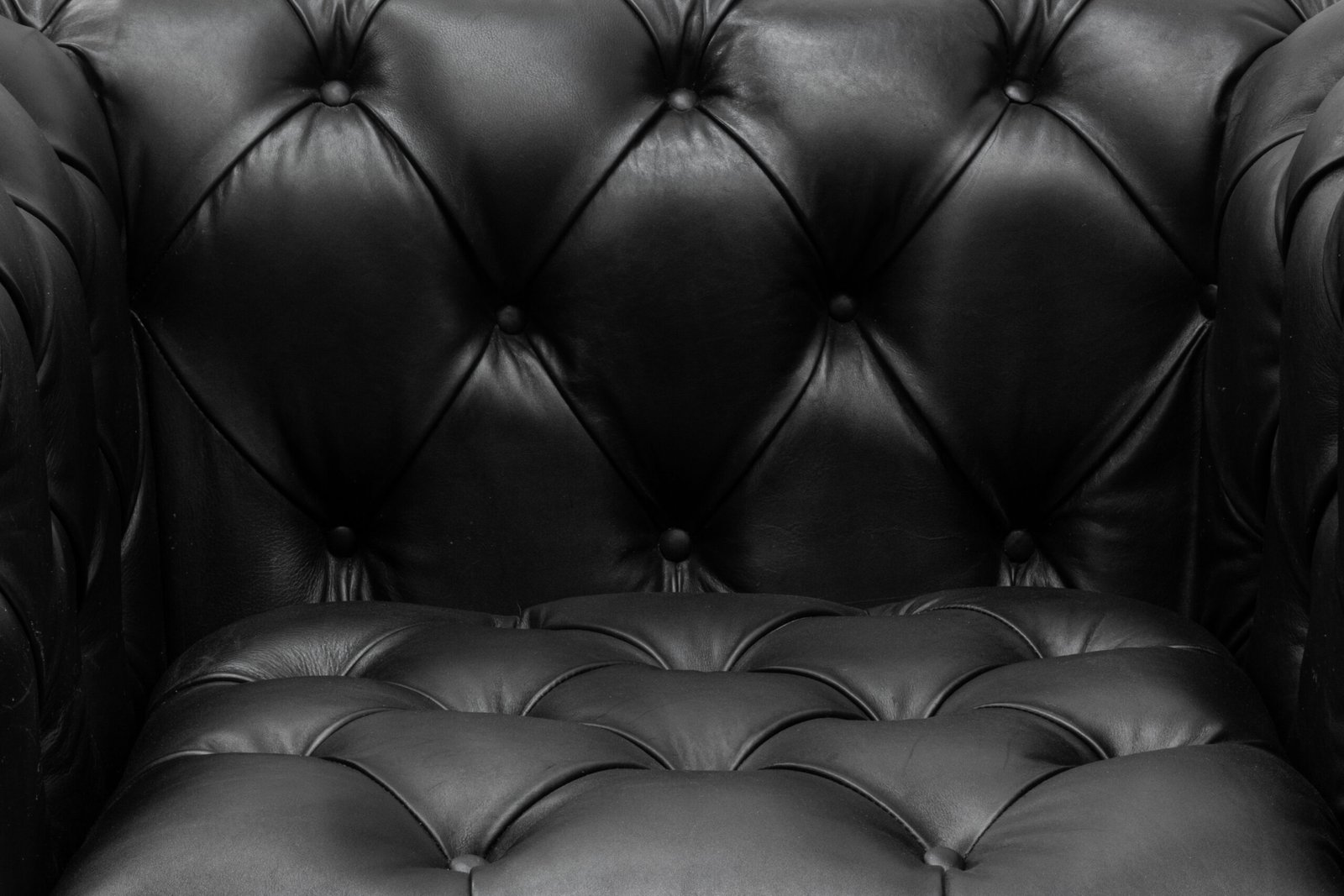 Sillón Chesterfield 100% Piel Genuina Anilina Asientos capitoneados – Negro - Imagen 4